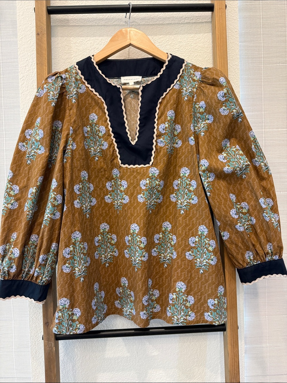 entro Brown Floral Puff-Sleeve Tunic with Navy Scalloped V-Neck